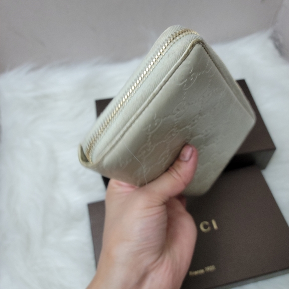 100% Authentic GUCCI zip all around wallet - Picture 8 of 14